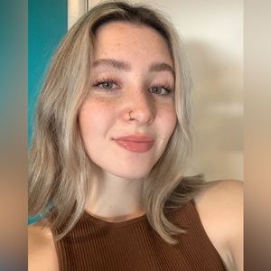 Meet your Posher, Stella